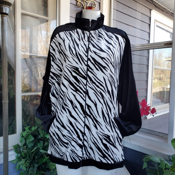 New With Tag Blast Black & White Zebra Print Velvet Zipped Up Front Jacket /Med. - Picture 10 of 11